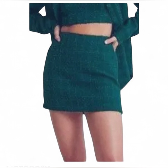 Abercrombie & Fitch Dresses & Skirts - Abercrombie-Green tweed mini skirt- Size Small-NWT